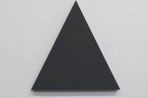 Triangle Painting – 2015, acrylique sur toile, 54 x 54 cm