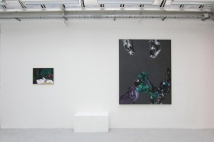 Sans titre, 2011, acrylique, huile et feuille d’or sur dibond ; « Europa, Europa 2 », 2011, acrylique sur toile, 189 x 152 cm