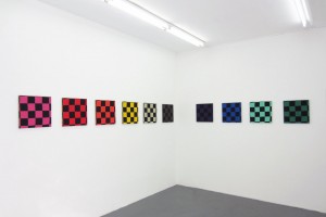 « Ligne en couleurs », acrylique sur tissu, 40 x 40 cm
