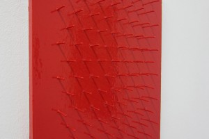 Tableau clous – 2012, laque sur clous sur bois, 35 x 28,5 cm